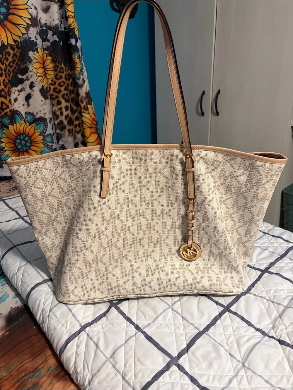 Michael Kors Cream Logo Tote with Tan Straps and Gold Charm - Picture 2 of 6